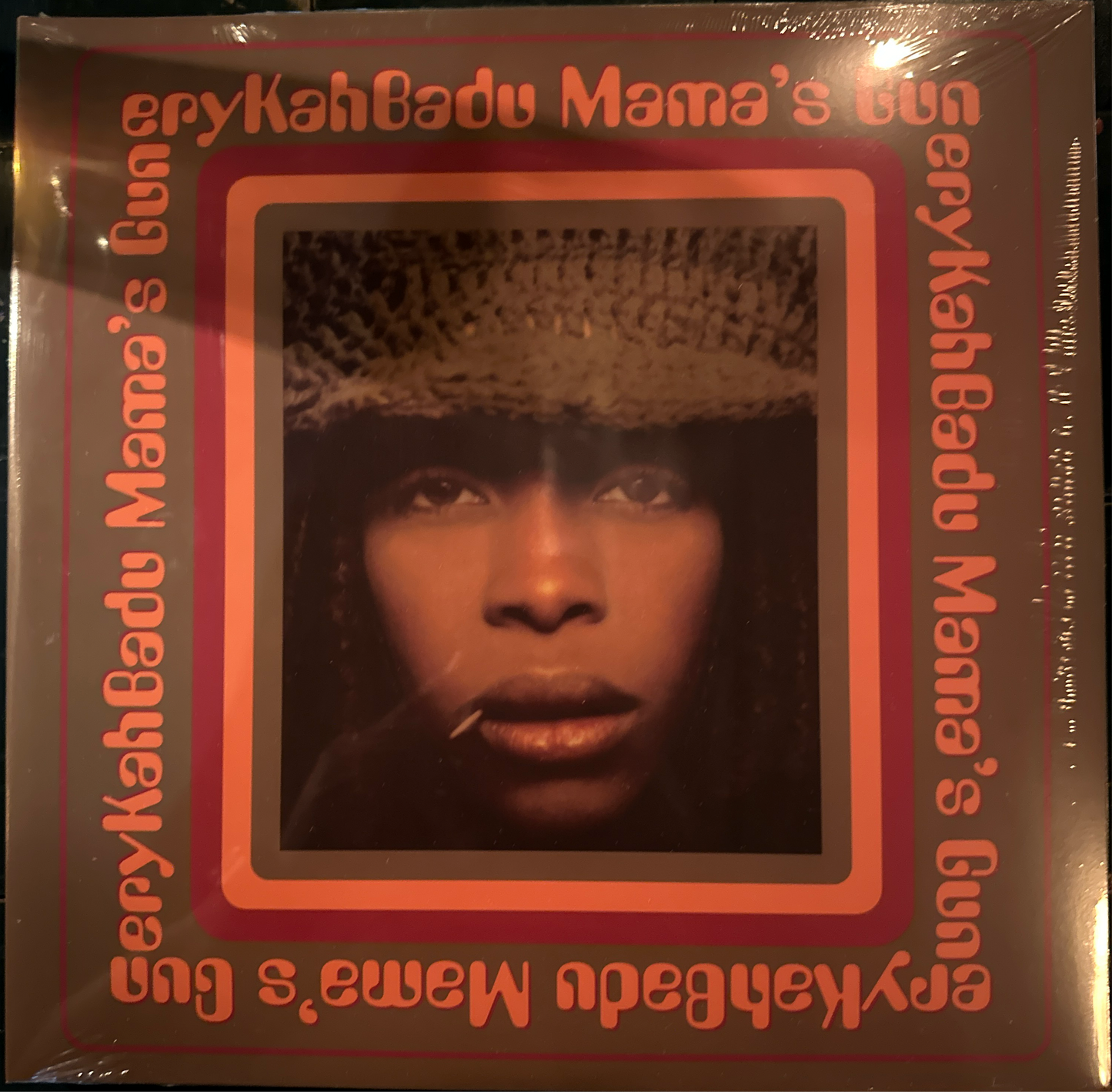 ERYKAH BADU - MAMA'S GUN