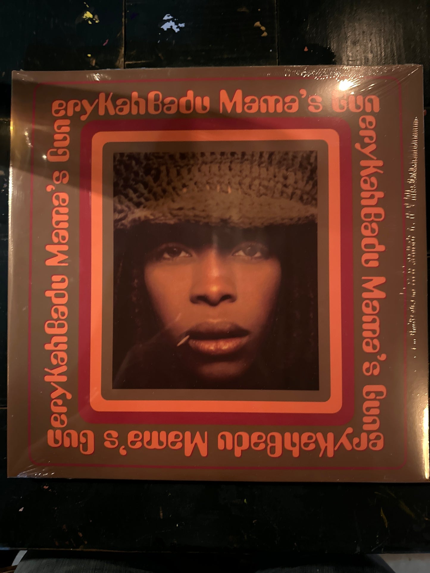 ERYKAH BADU - MAMA'S GUN